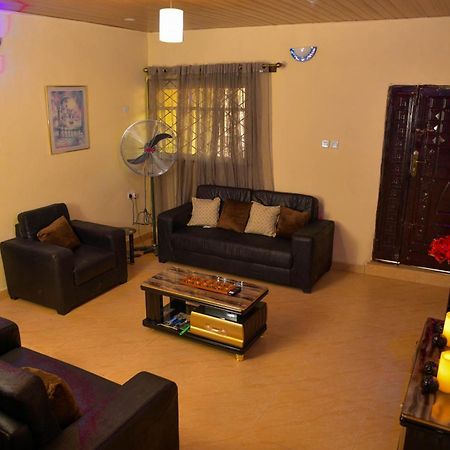 Living Green Apartments Airport Pick Up Benin City Eksteriør bilde