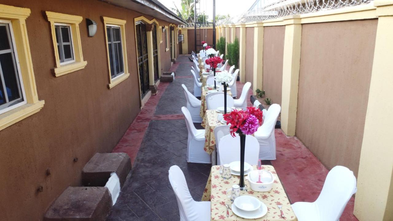 Living Green Apartments Airport Pick Up Benin City Eksteriør bilde